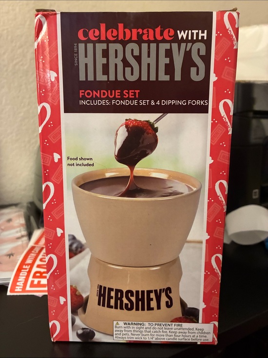 Hershey Other - HERSHEY'S Beige Fondue Set - Chocolate Dipping Pot with 4 Forks